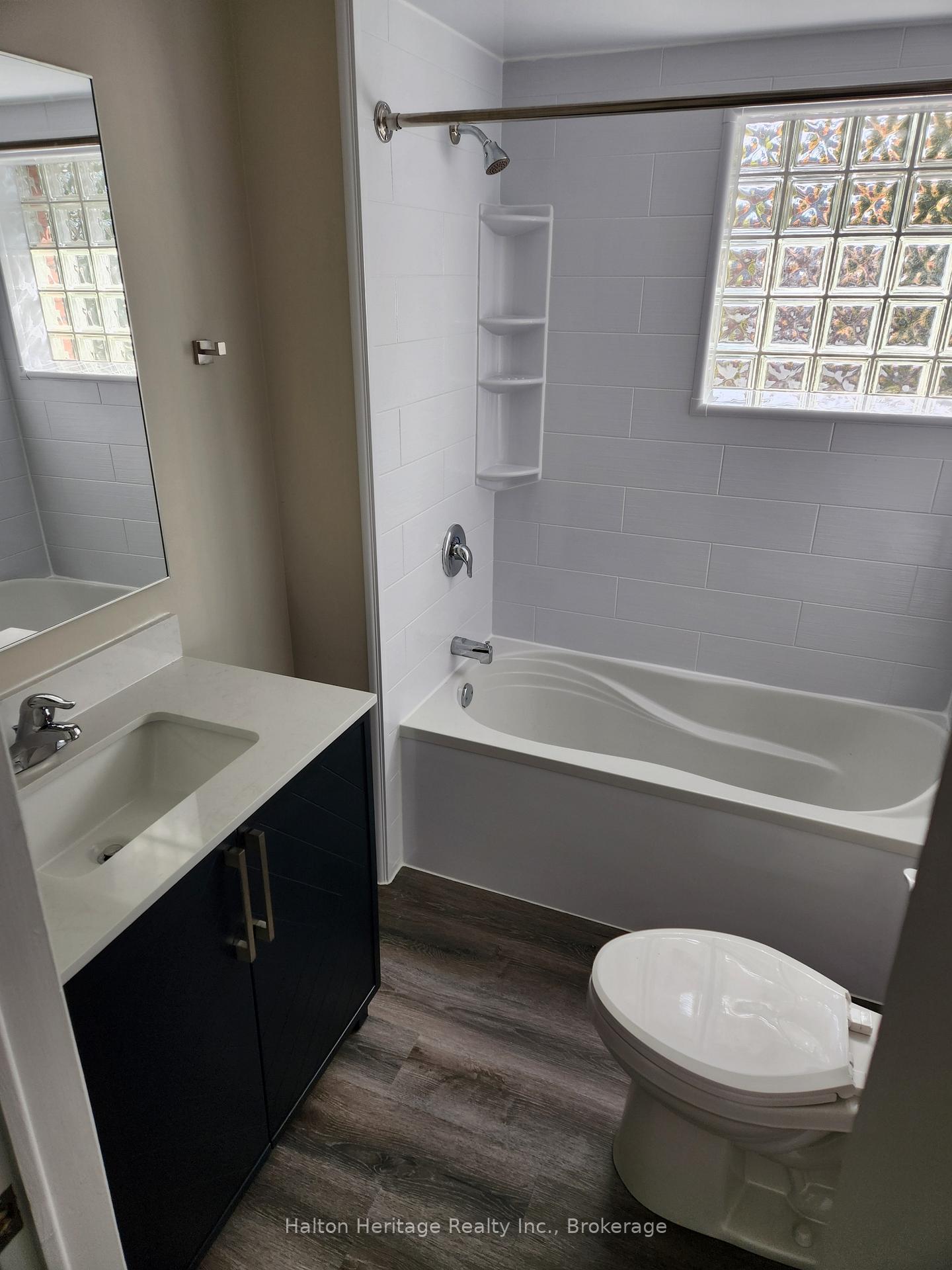 Photo 8 of Unit 2, 620 Brant Street, Burlington, Brant — HOMEH