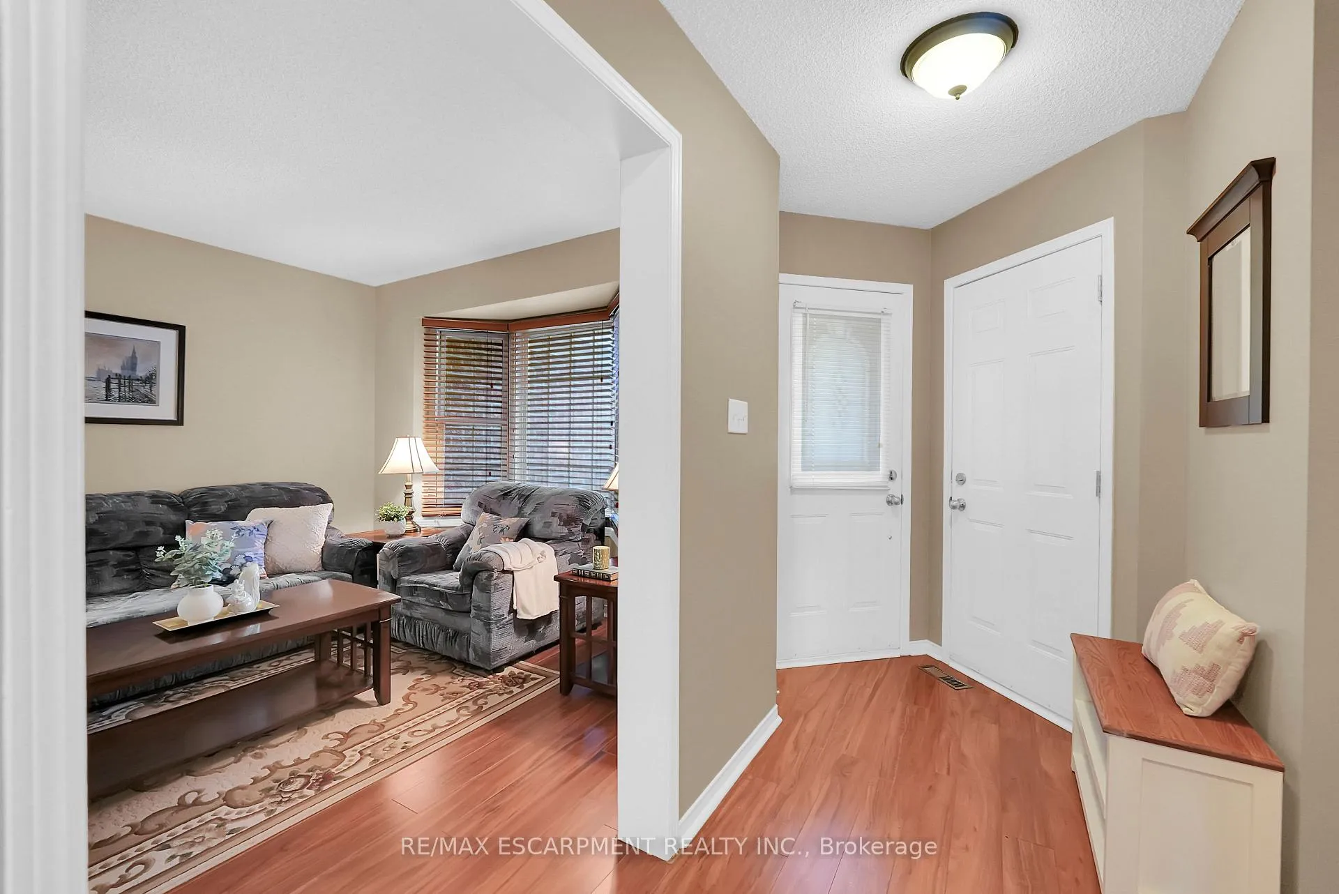 Photo 4 of 15 Hedgelawn Drive, Grimsby, Grimsby East — HOMEH