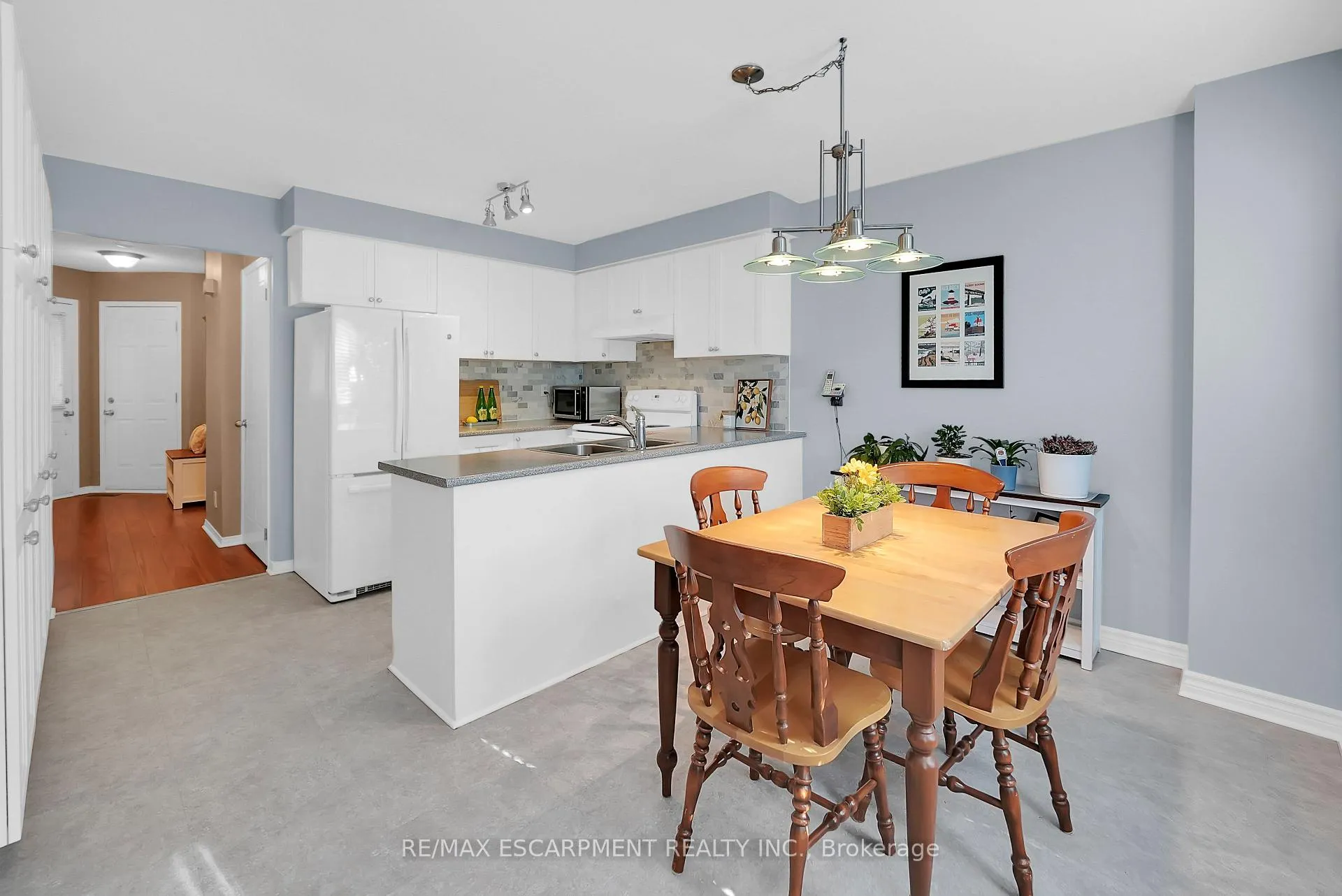 Photo 9 of 15 Hedgelawn Drive, Grimsby, Grimsby East — HOMEH