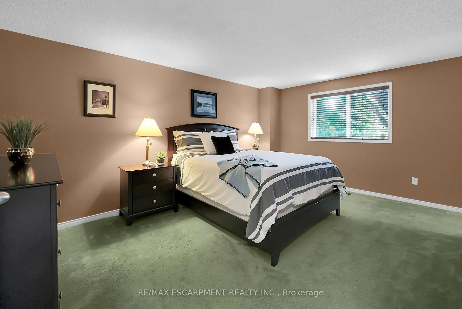 Photo 13 of 15 Hedgelawn Drive, Grimsby, Grimsby East — HOMEH