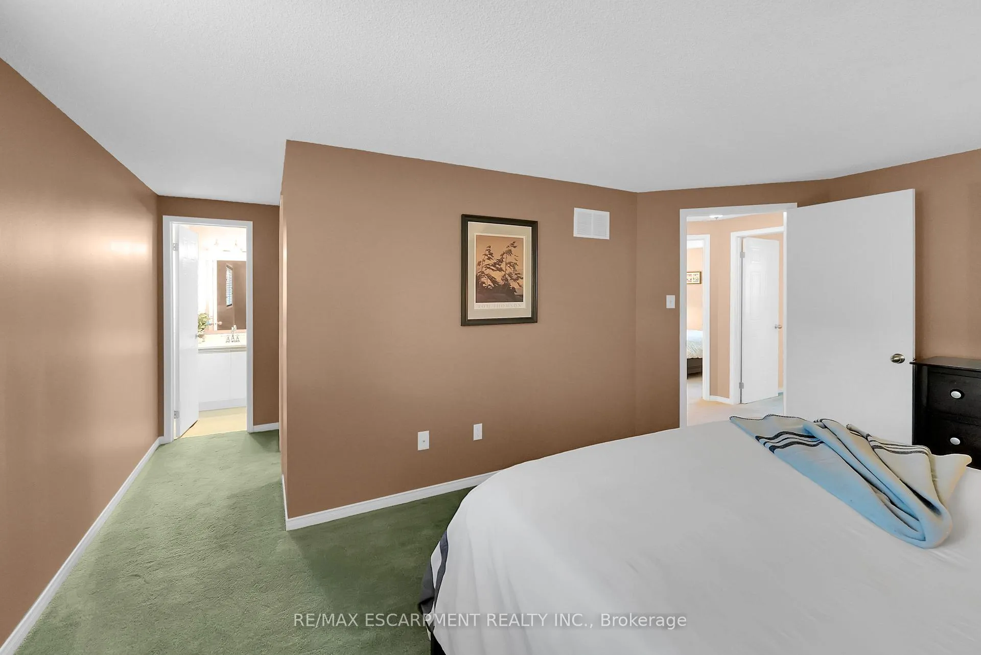 Photo 14 of 15 Hedgelawn Drive, Grimsby, Grimsby East — HOMEH