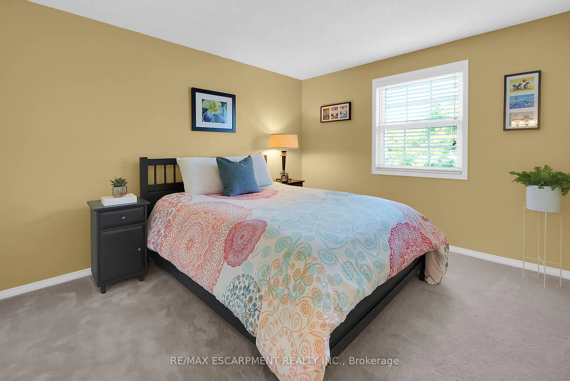 Photo 16 of 15 Hedgelawn Drive, Grimsby, Grimsby East — HOMEH