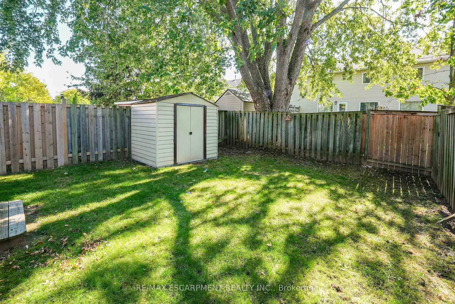 Photo 23 of 15 Hedgelawn Drive, Grimsby, Grimsby East — HOMEH