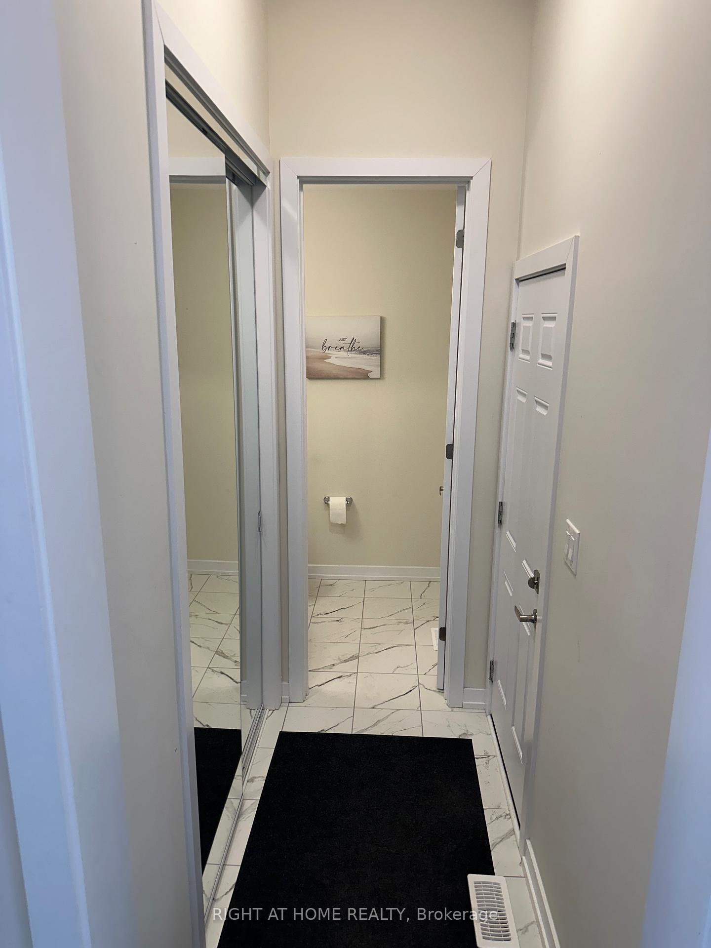 Photo 3 of 39 Wintergreen Crescent, Haldimand — HOMEH