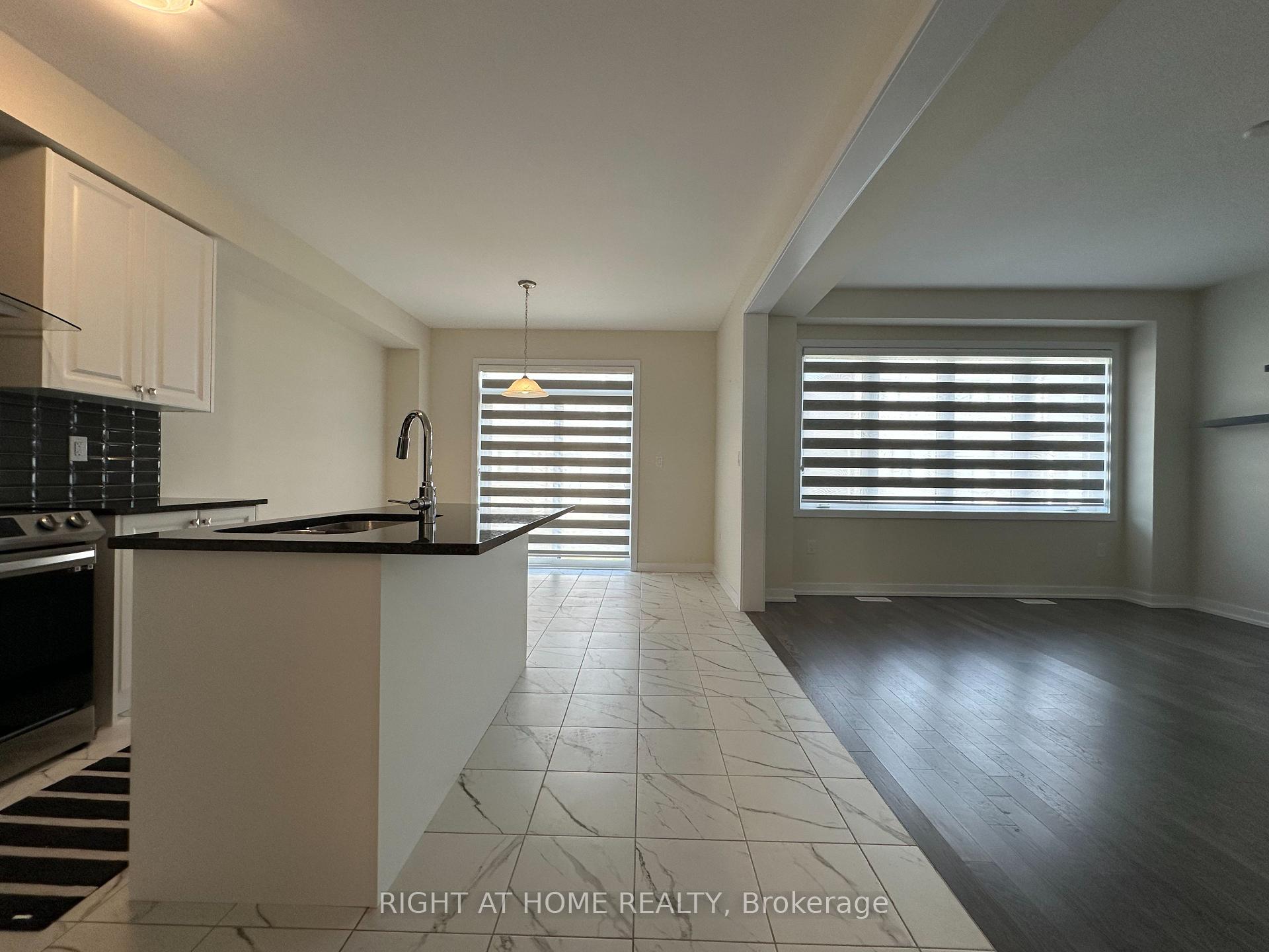 Photo 6 of 39 Wintergreen Crescent, Haldimand — HOMEH