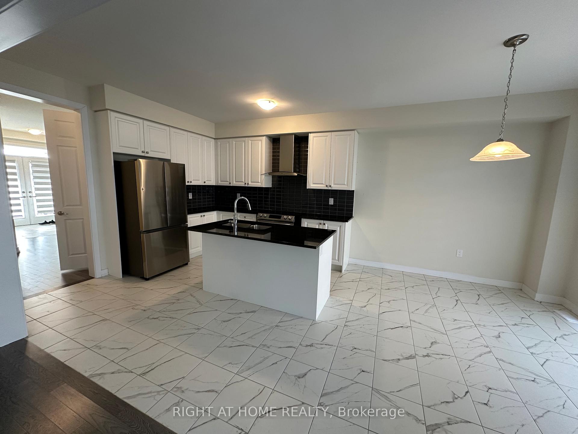 Photo 8 of 39 Wintergreen Crescent, Haldimand — HOMEH