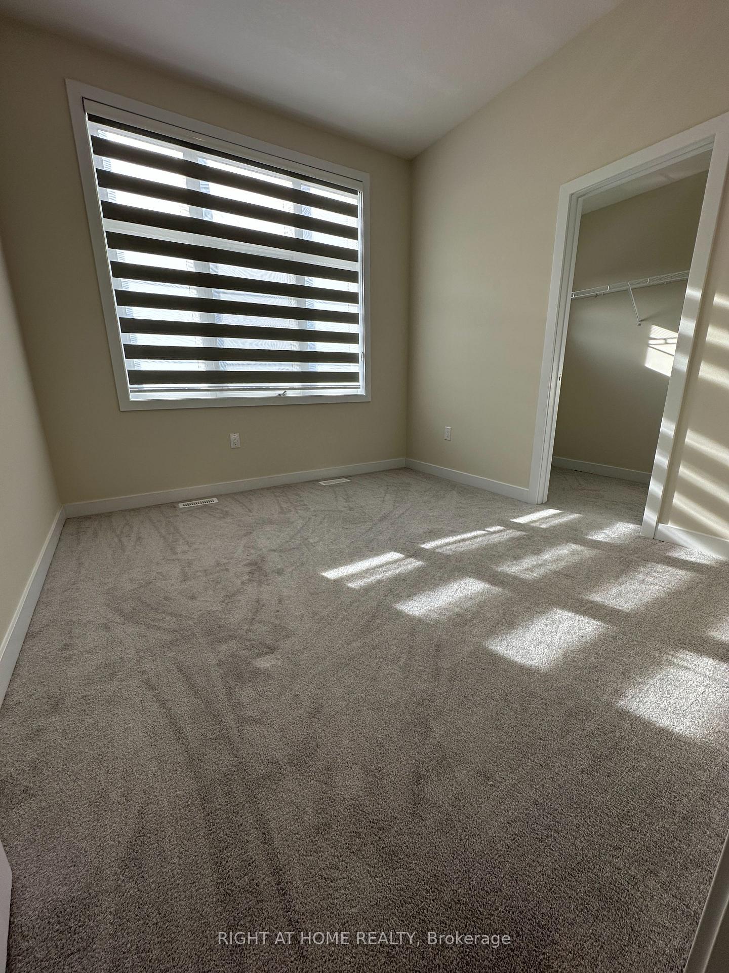 Photo 12 of 39 Wintergreen Crescent, Haldimand — HOMEH