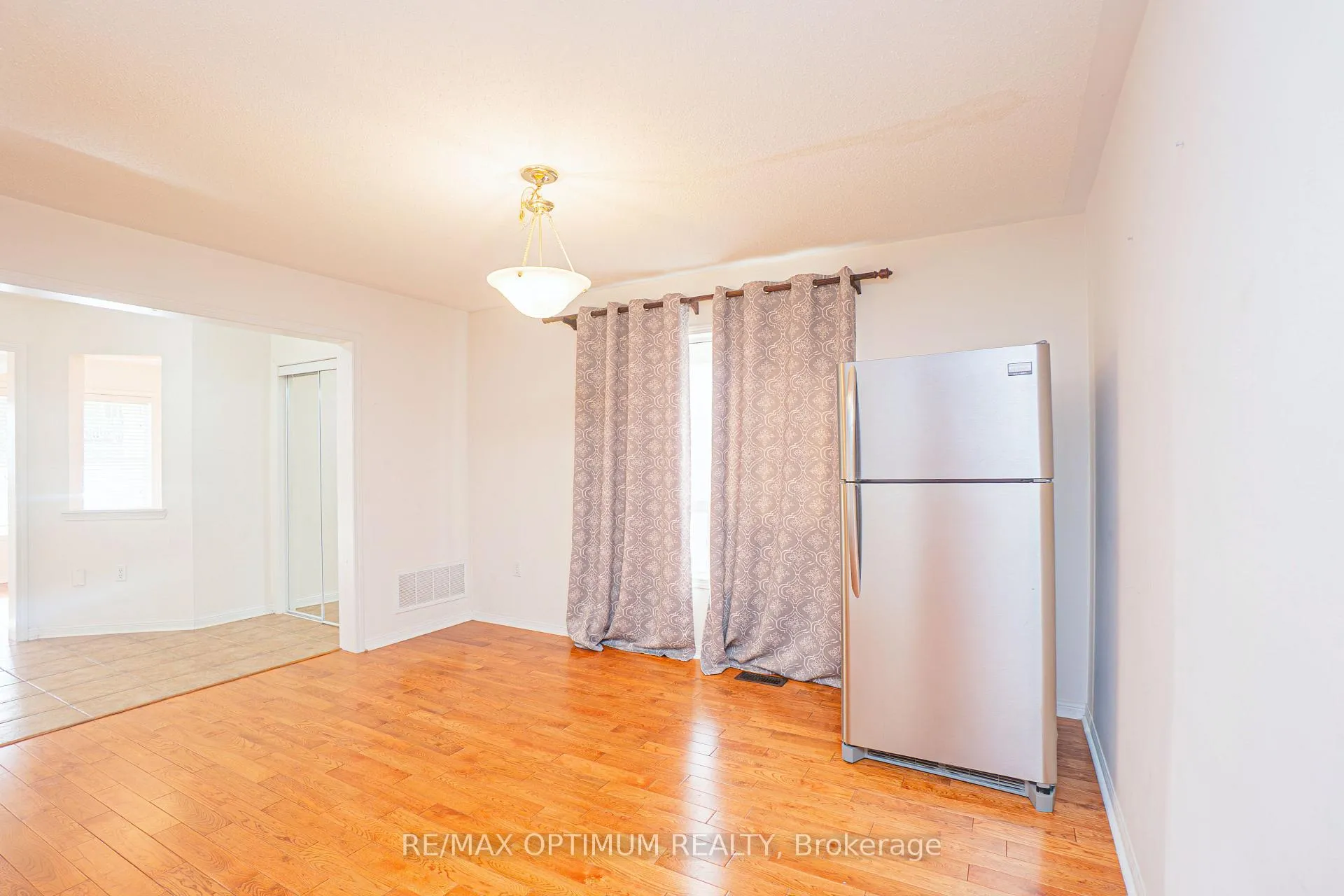 Photo 7 of 198 Fandango Drive, Brampton, Credit Valley — HOMEH