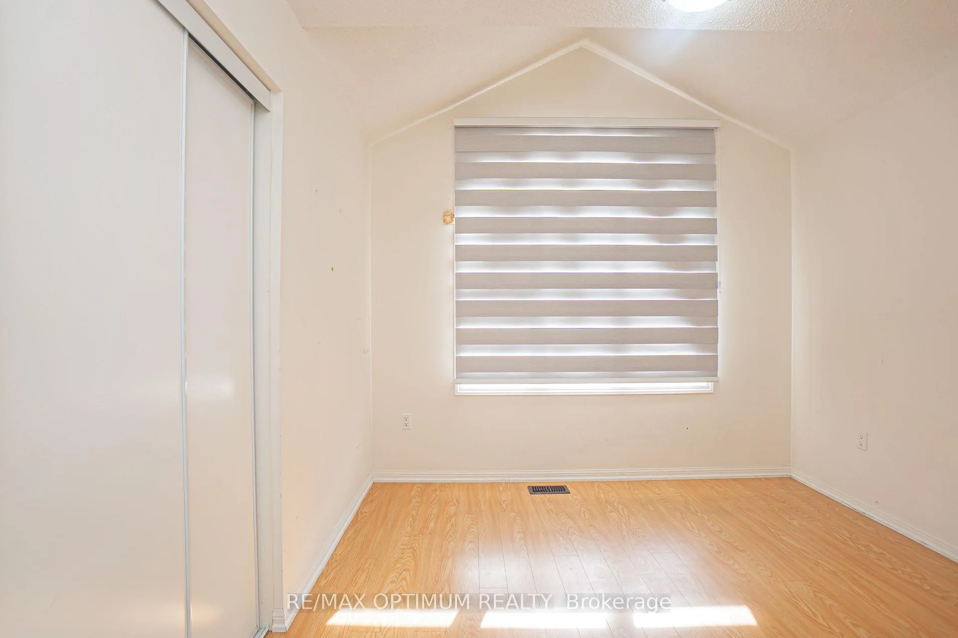 Photo 19 of 198 Fandango Drive, Brampton, Credit Valley — HOMEH