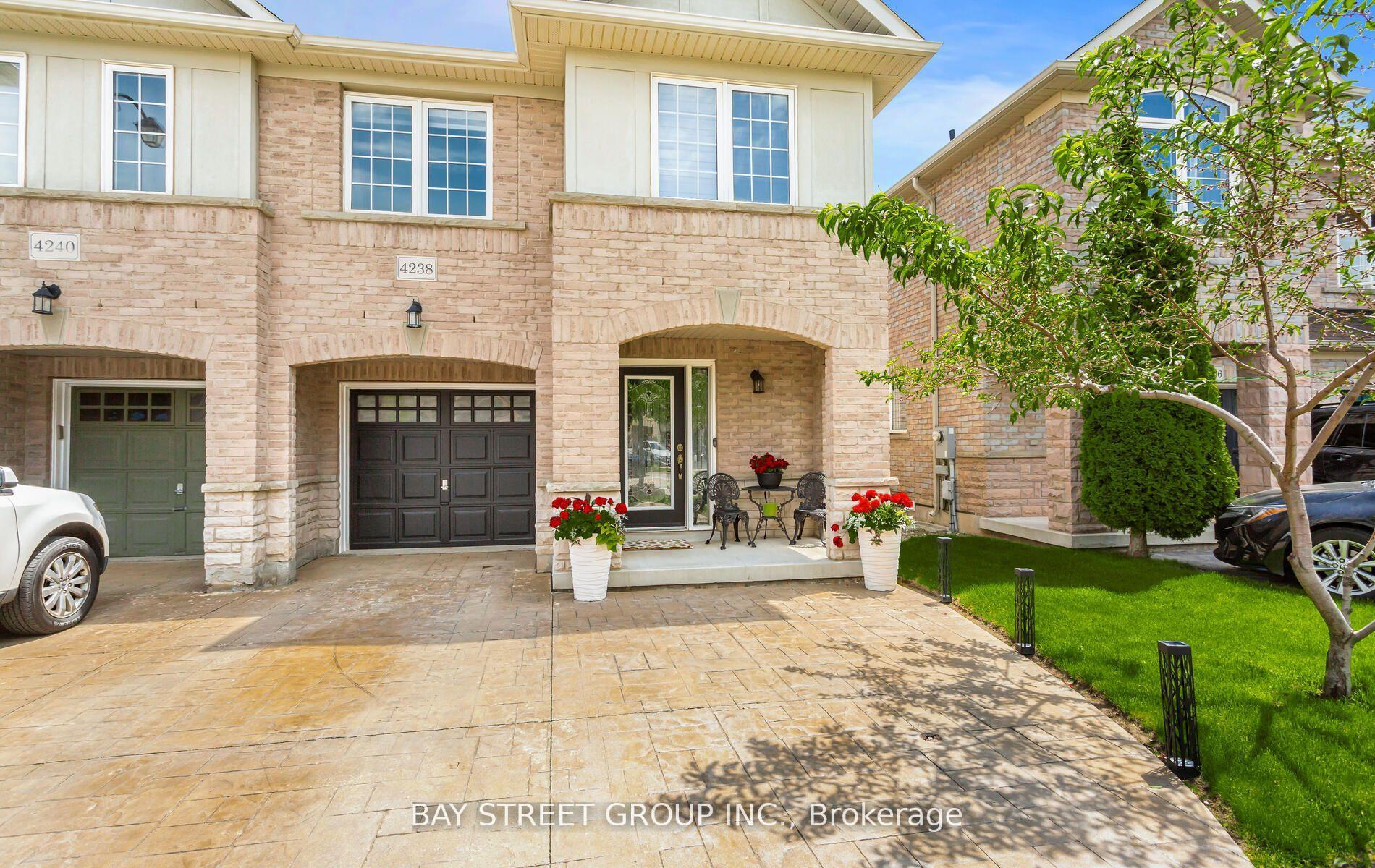 Photo 1 of 4238 Thomas Alton Boulevard, Burlington, Alton — HOMEH