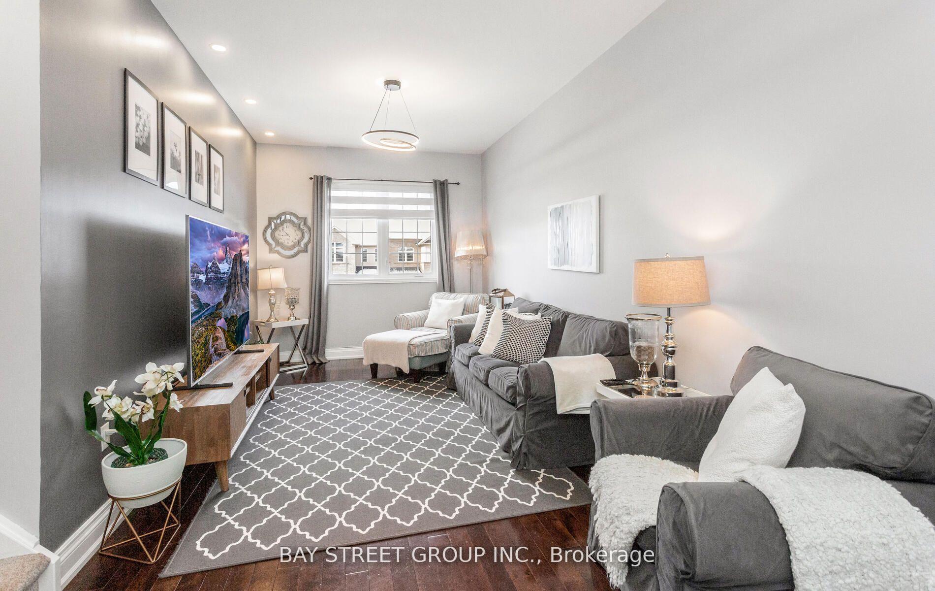 Photo 5 of 4238 Thomas Alton Boulevard, Burlington, Alton — HOMEH