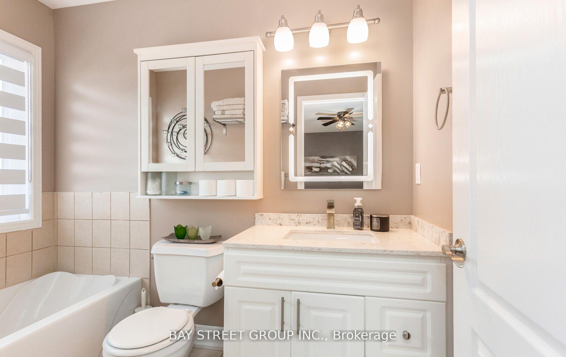 Photo 6 of 4238 Thomas Alton Boulevard, Burlington, Alton — HOMEH