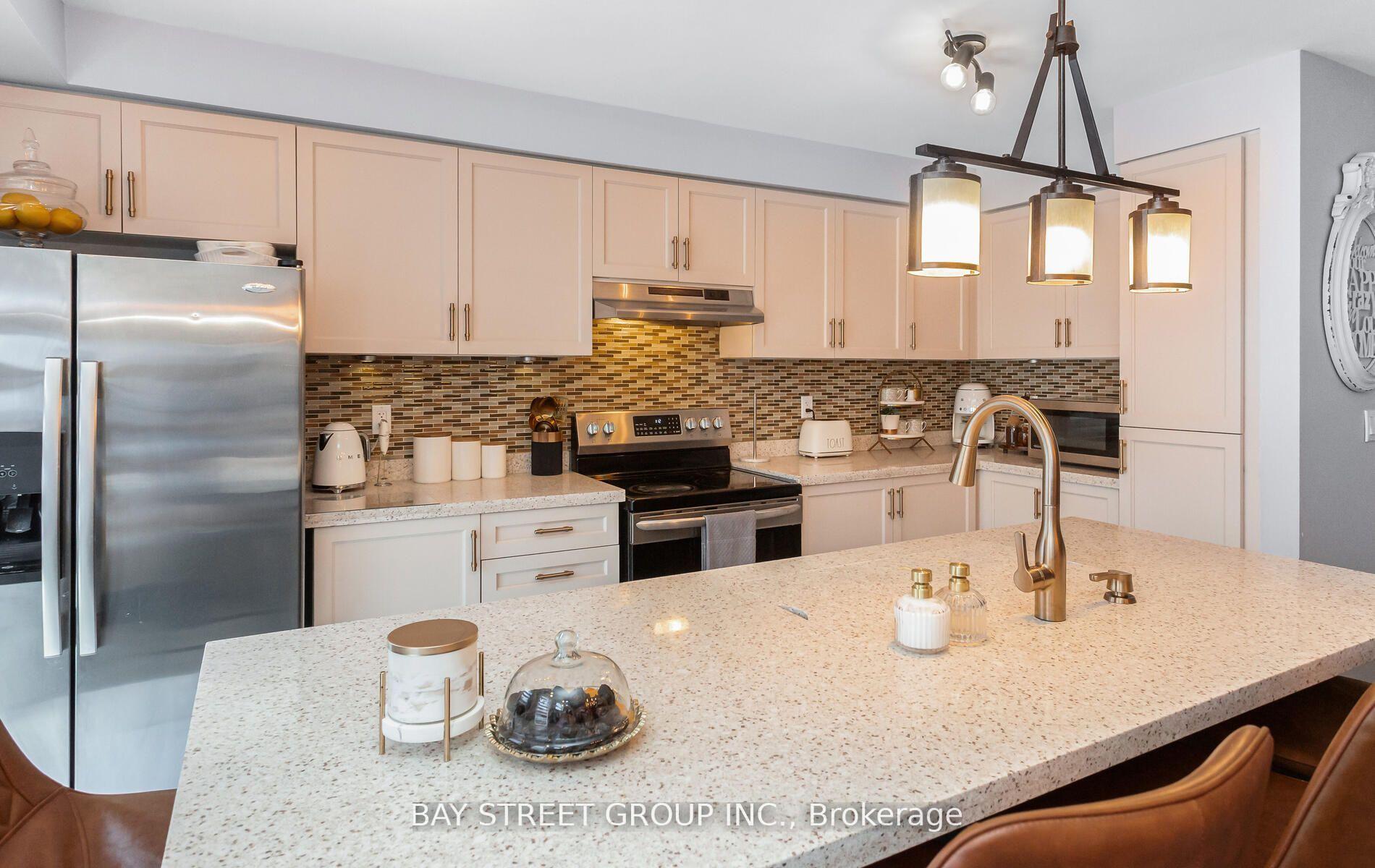 Photo 13 of 4238 Thomas Alton Boulevard, Burlington, Alton — HOMEH