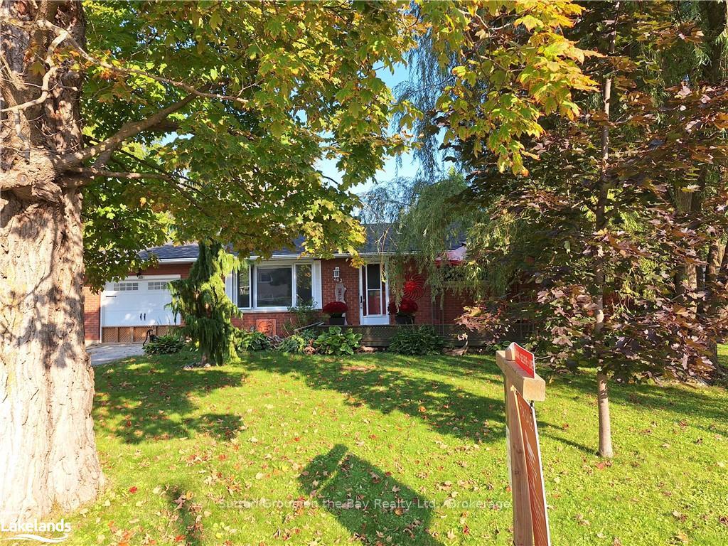 Photo 3 of 202 Point Street N, Clearview, Stayner — HOMEH