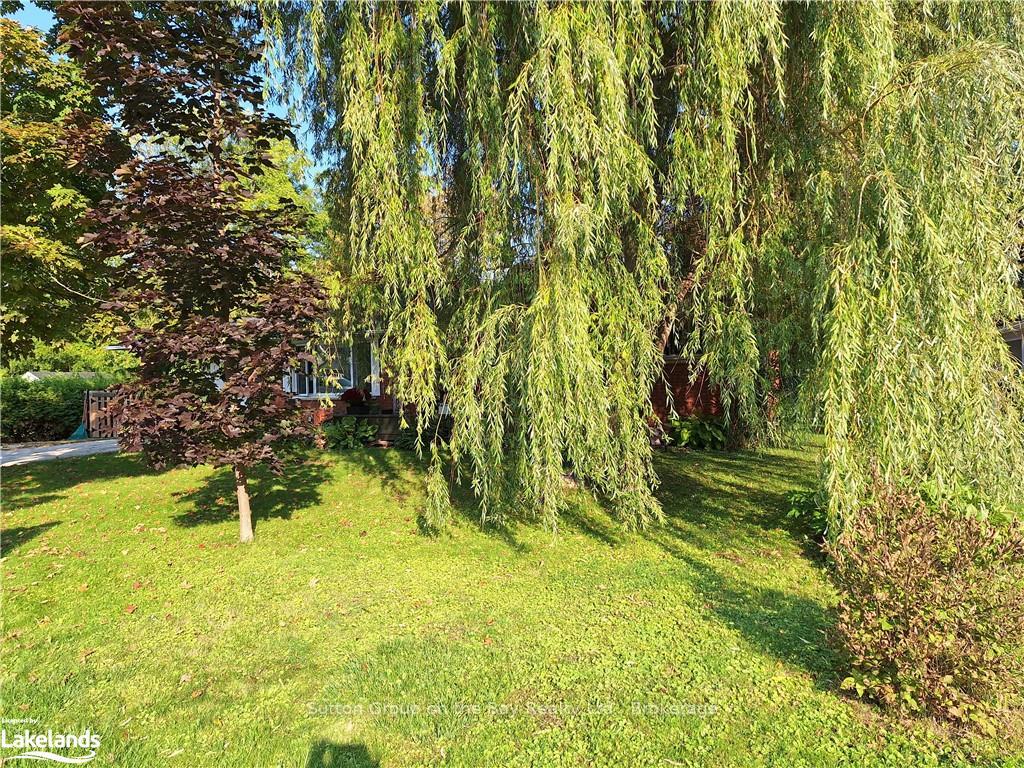 Photo 4 of 202 Point Street N, Clearview, Stayner — HOMEH
