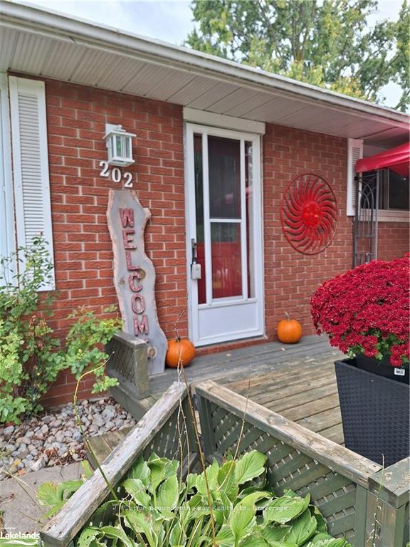 Photo 8 of 202 Point Street N, Clearview, Stayner — HOMEH