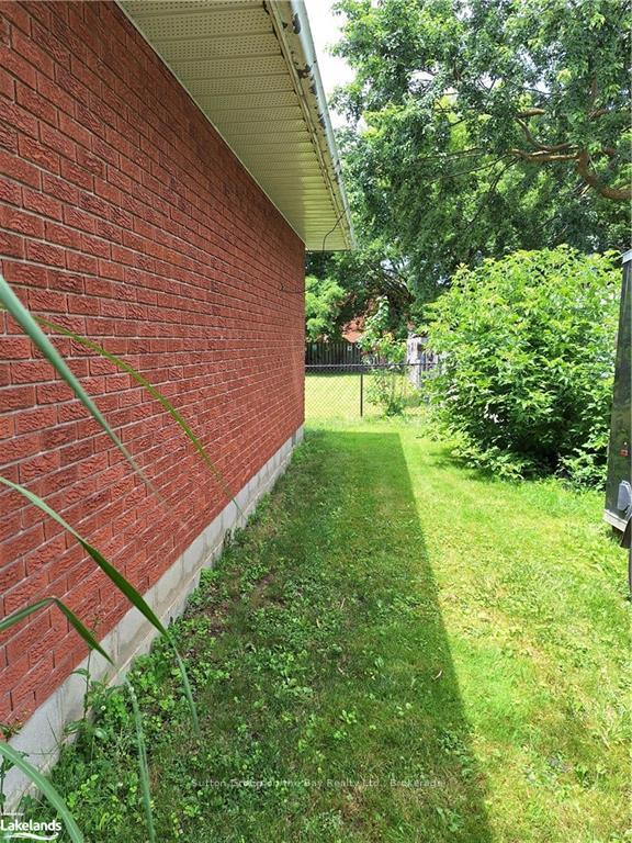 Photo 9 of 202 Point Street N, Clearview, Stayner — HOMEH