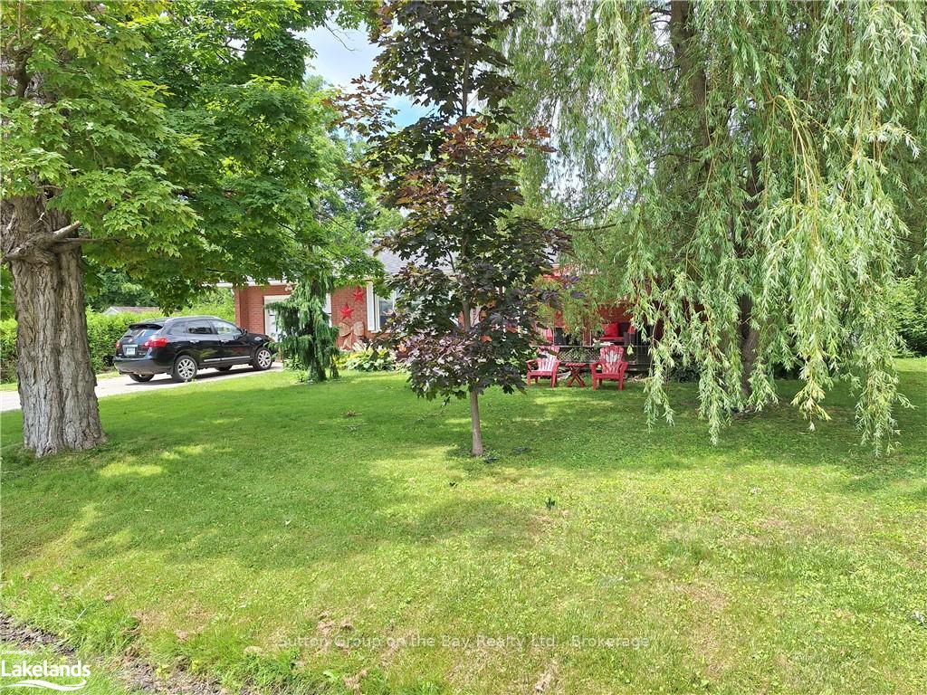 Photo 10 of 202 Point Street N, Clearview, Stayner — HOMEH
