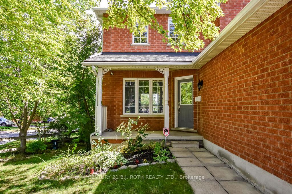 Photo 3 of 1 Golden Eagle Way, Barrie, Little Lake — HOMEH