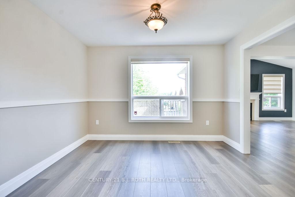 Photo 7 of 1 Golden Eagle Way, Barrie, Little Lake — HOMEH