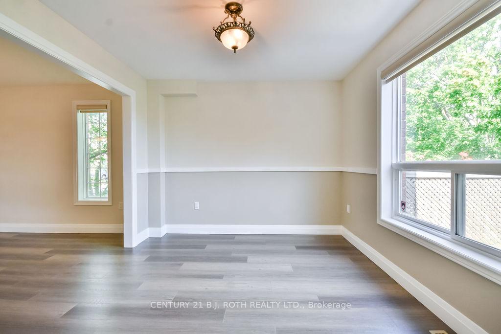 Photo 8 of 1 Golden Eagle Way, Barrie, Little Lake — HOMEH