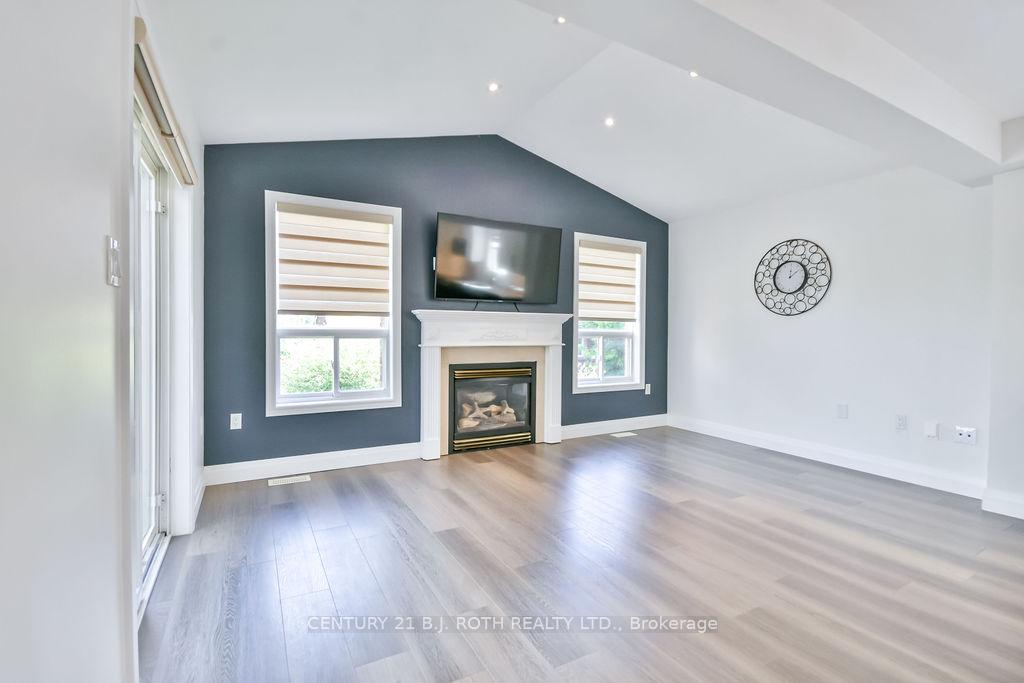 Photo 9 of 1 Golden Eagle Way, Barrie, Little Lake — HOMEH