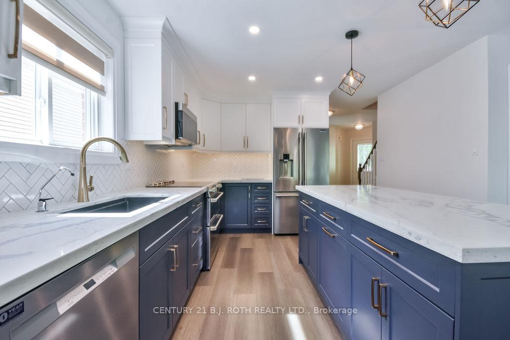 Photo 10 of 1 Golden Eagle Way, Barrie, Little Lake — HOMEH