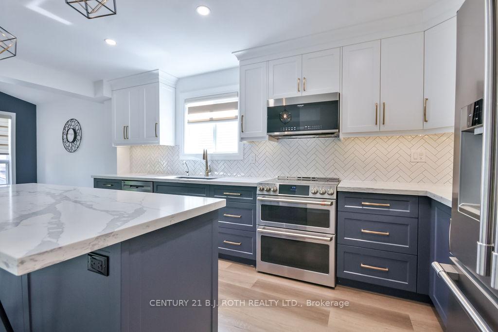 Photo 14 of 1 Golden Eagle Way, Barrie, Little Lake — HOMEH