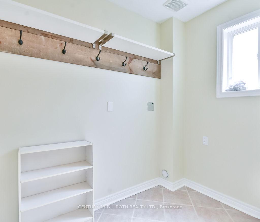 Photo 19 of 1 Golden Eagle Way, Barrie, Little Lake — HOMEH