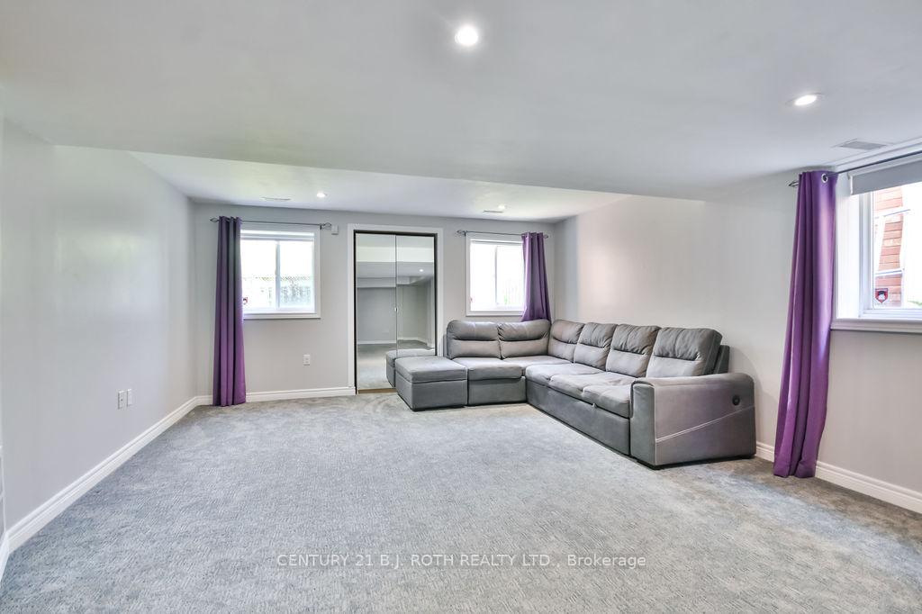 Photo 35 of 1 Golden Eagle Way, Barrie, Little Lake — HOMEH