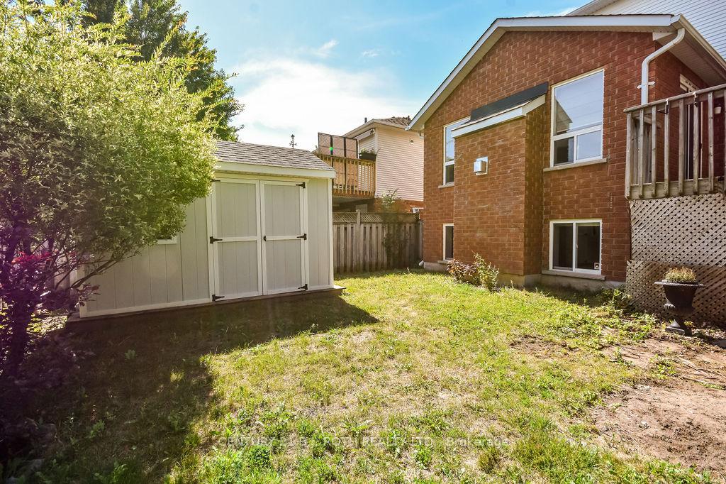 Photo 43 of 1 Golden Eagle Way, Barrie, Little Lake — HOMEH