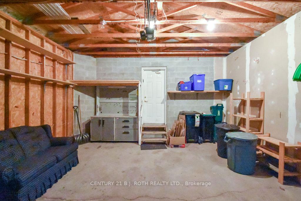 Photo 46 of 1 Golden Eagle Way, Barrie, Little Lake — HOMEH