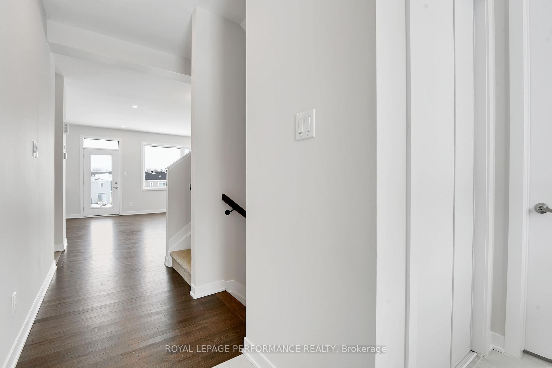 Photo 5 of 194 Beebalm Crescent, Ottawa, Barrhaven - Half Moon Bay — HOMEH