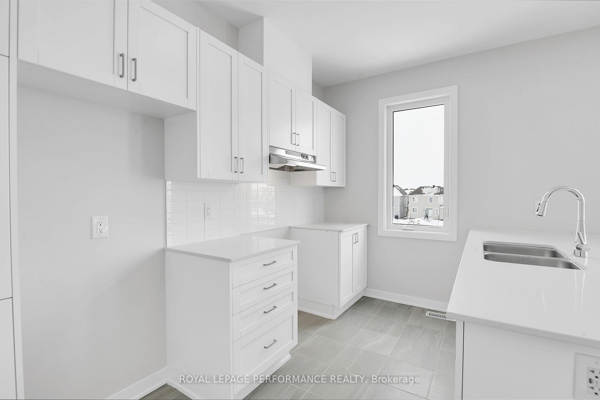 Photo 13 of 194 Beebalm Crescent, Ottawa, Barrhaven - Half Moon Bay — HOMEH