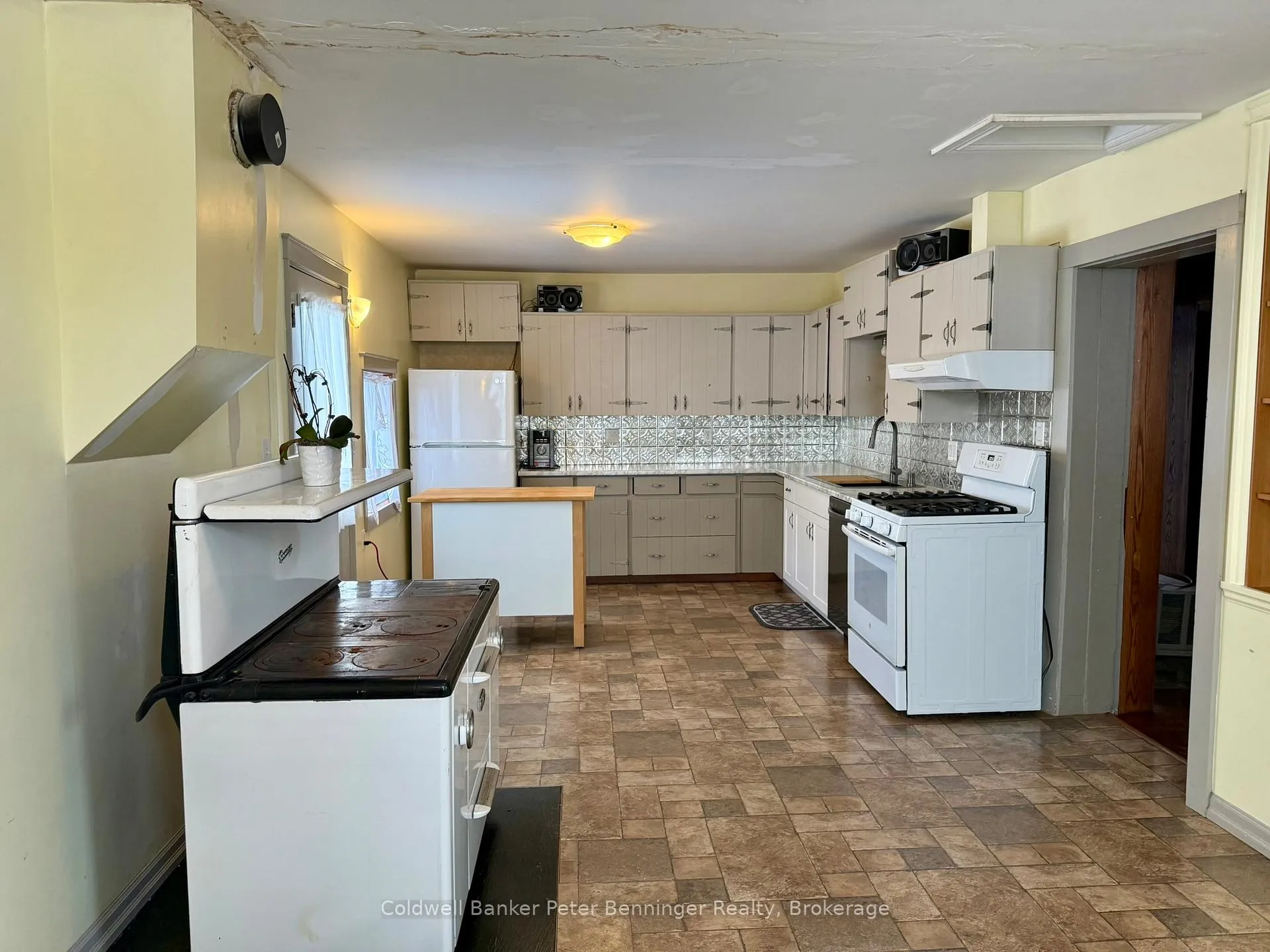Photo 8 of 378 11th Street, Hanover — HOMEH