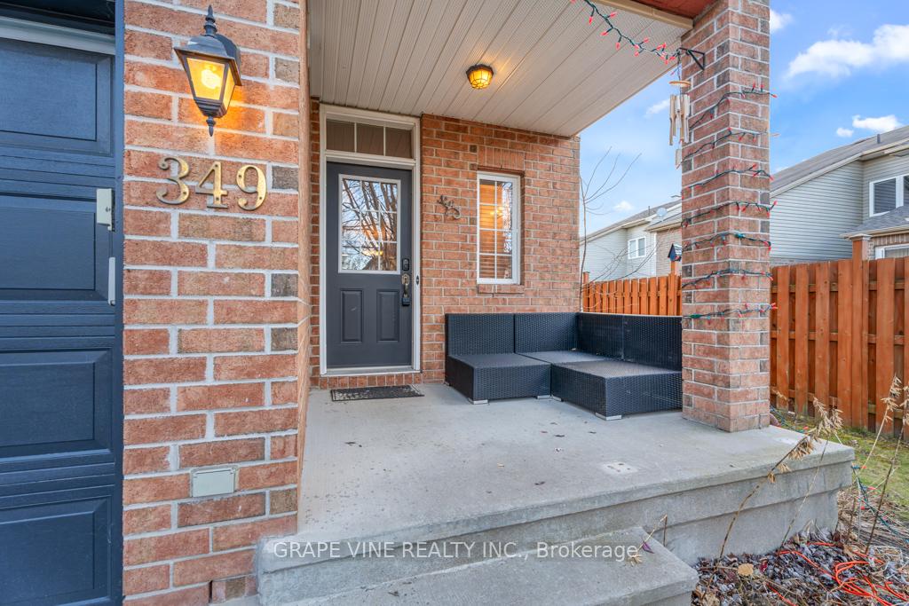Photo 2 of 349 Grey Seal Circle, Ottawa, Riverside South/Gloucester Glen — HOMEH
