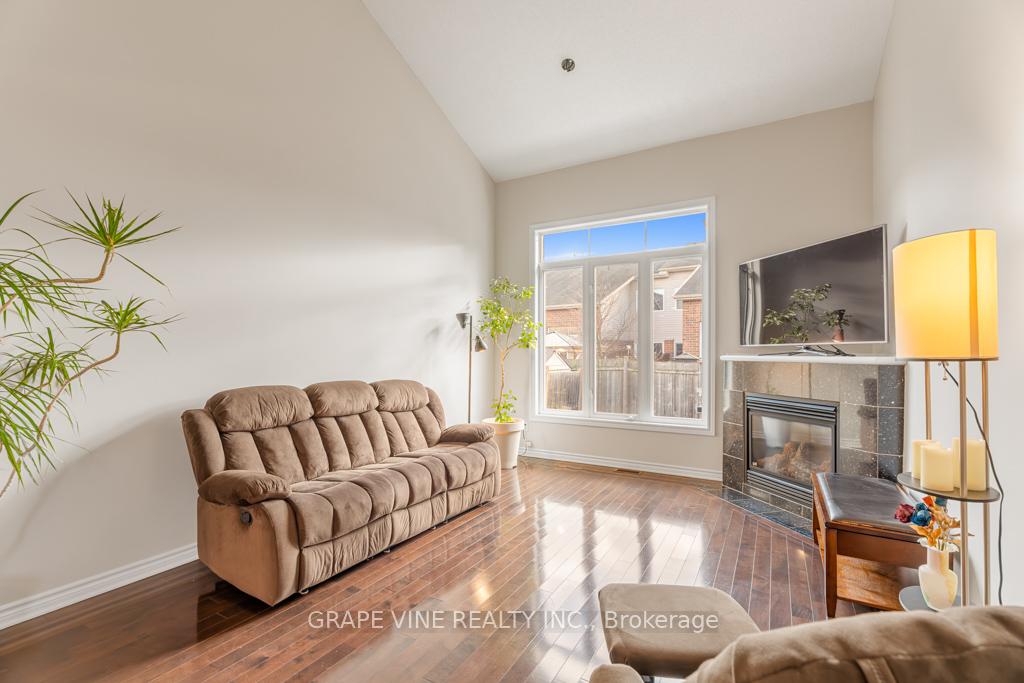 Photo 13 of 349 Grey Seal Circle, Ottawa, Riverside South/Gloucester Glen — HOMEH