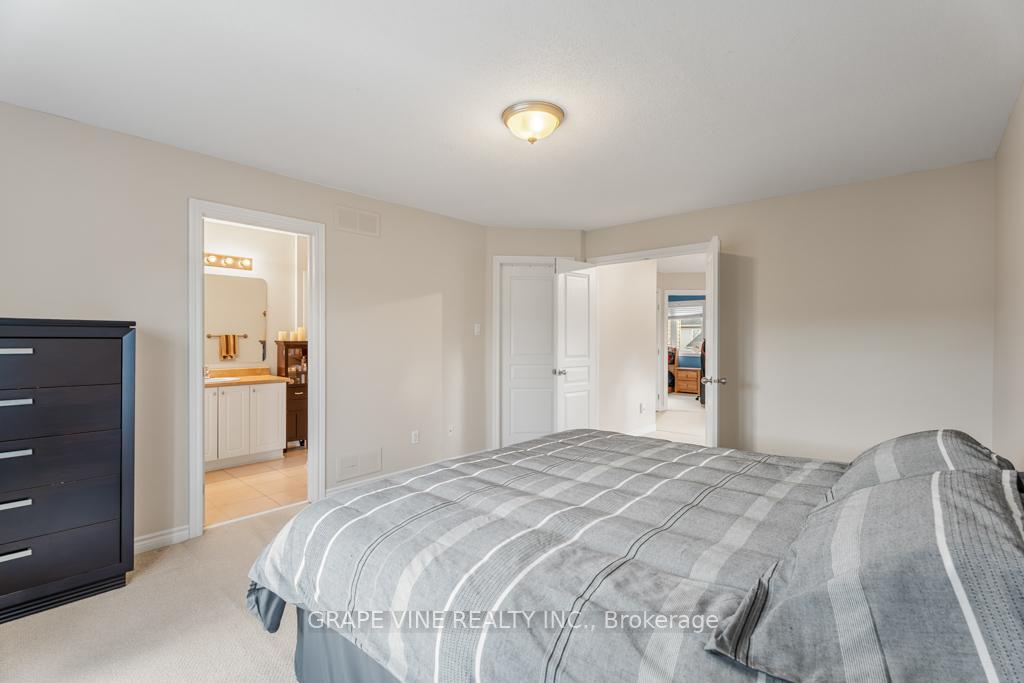 Photo 20 of 349 Grey Seal Circle, Ottawa, Riverside South/Gloucester Glen — HOMEH