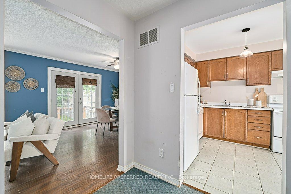 Photo 11 of 56 Champine Square, Clarington, Bowmanville — HOMEH