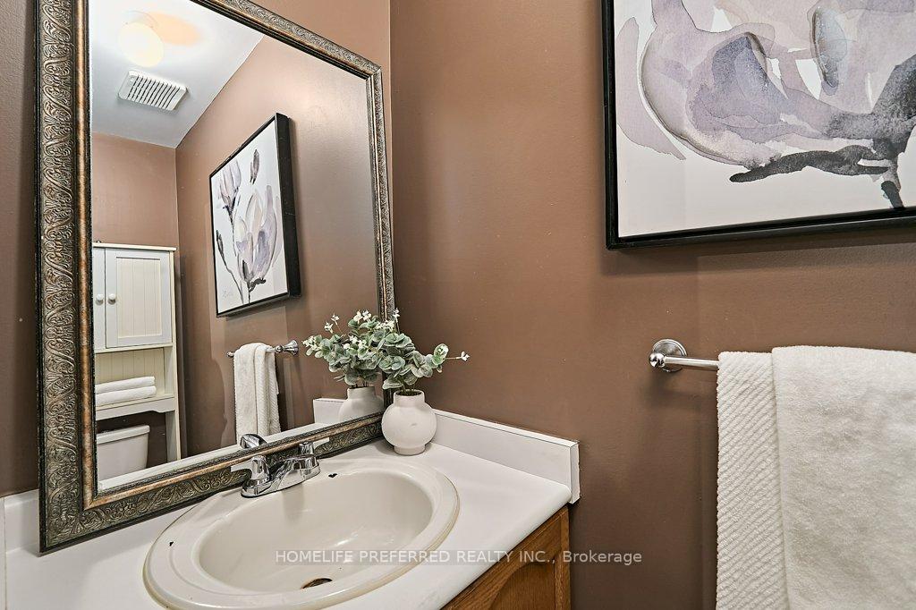 Photo 26 of 56 Champine Square, Clarington, Bowmanville — HOMEH