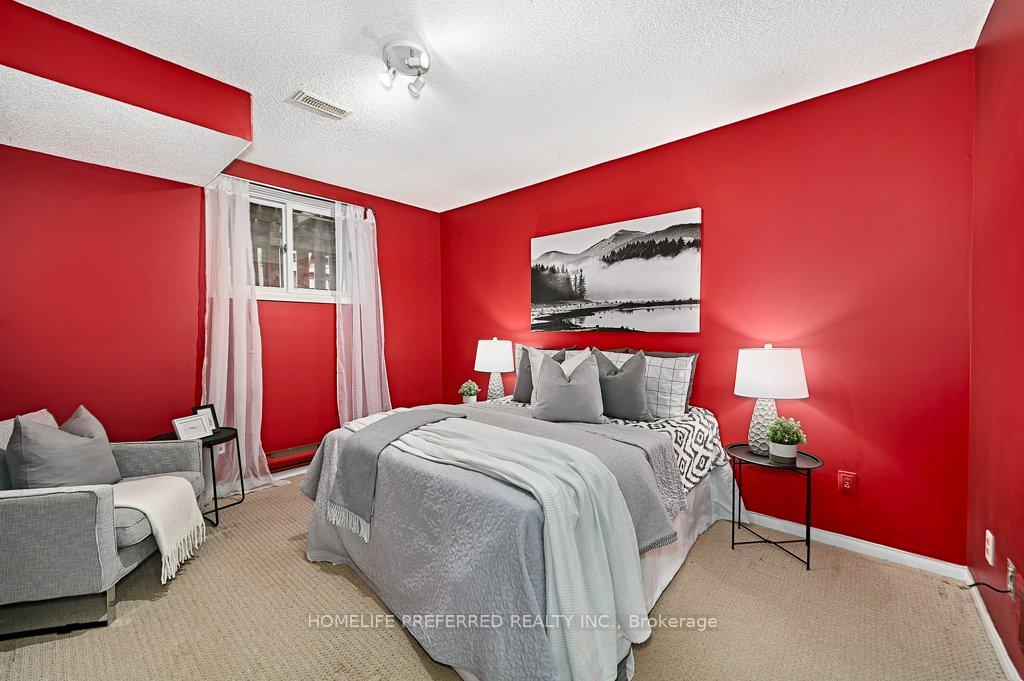 Photo 31 of 56 Champine Square, Clarington, Bowmanville — HOMEH