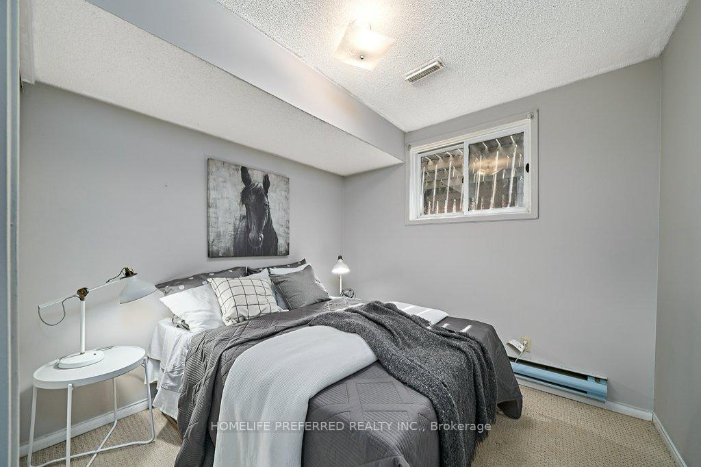 Photo 36 of 56 Champine Square, Clarington, Bowmanville — HOMEH