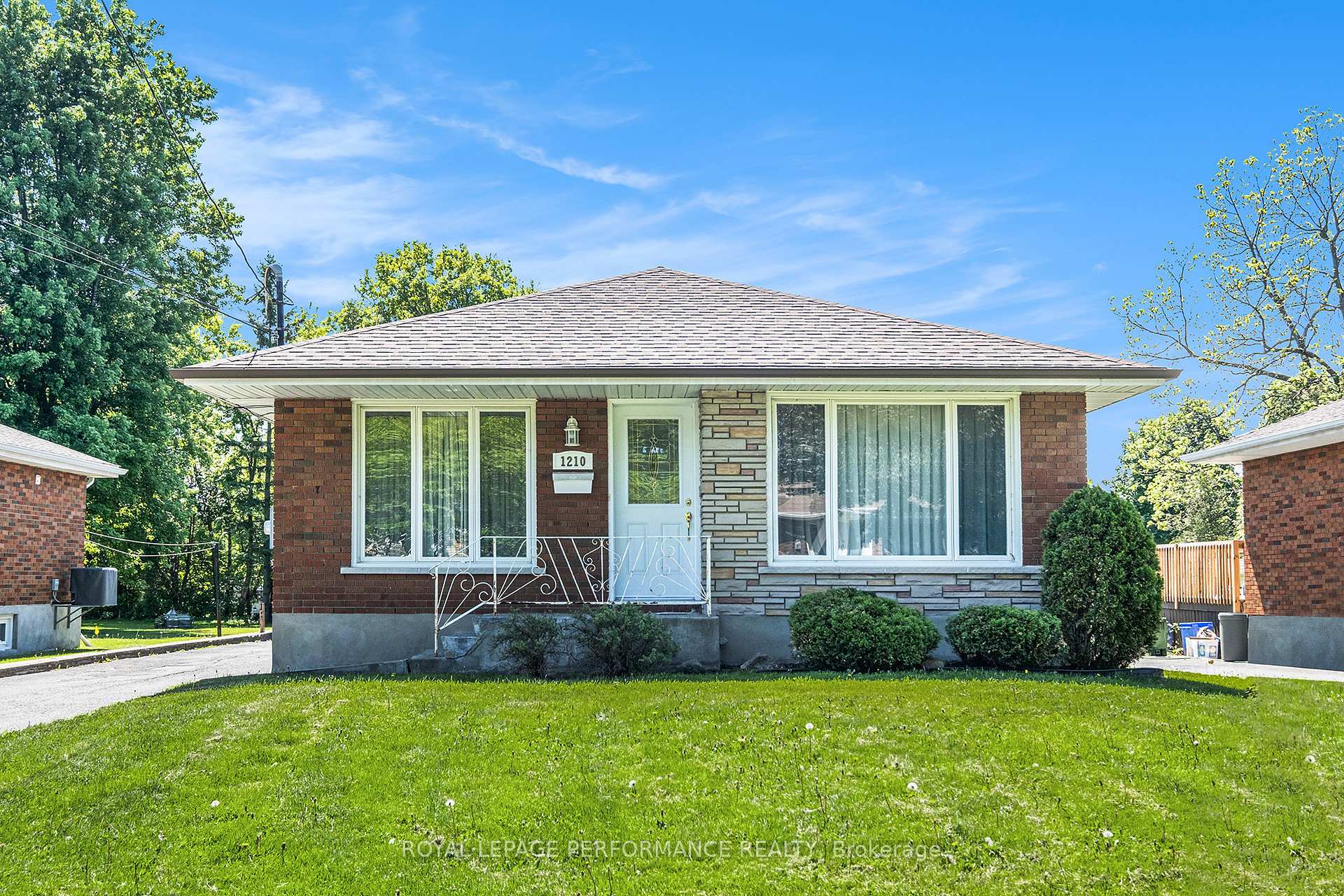 Photo 3 of 1210 Queen Street, Cornwall — HOMEH