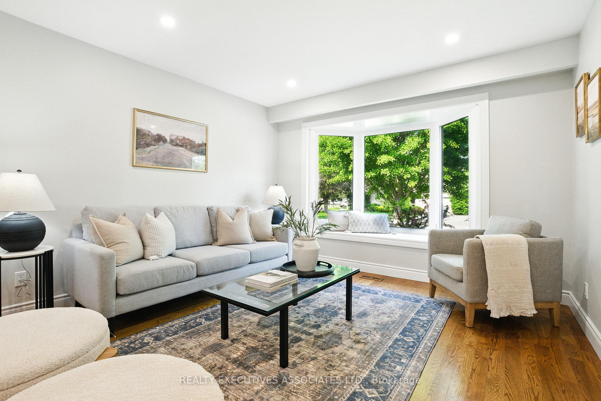 Photo 5 of 27 Morgandale Crescent, Clarington, Bowmanville — HOMEH