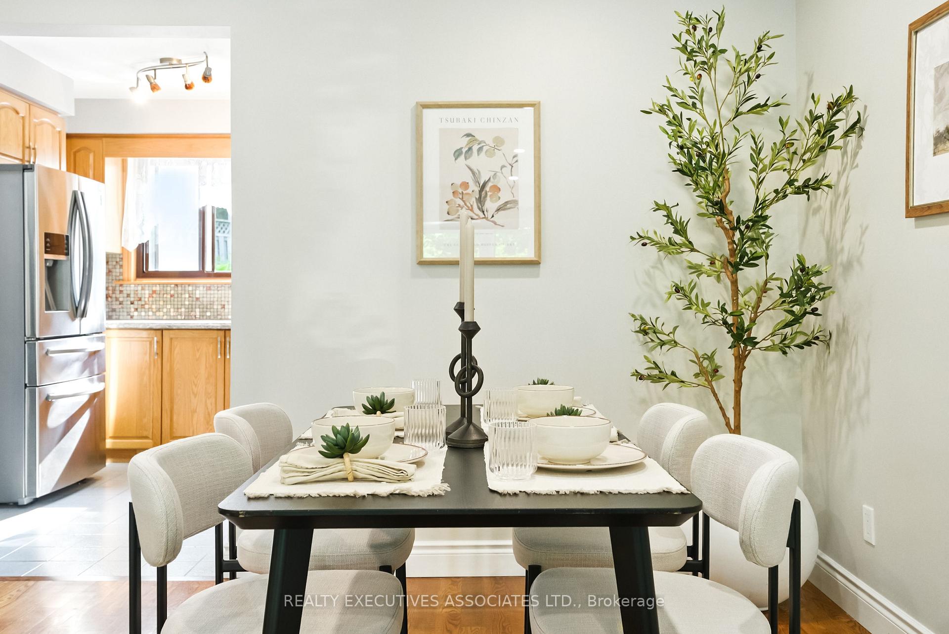 Photo 10 of 27 Morgandale Crescent, Clarington, Bowmanville — HOMEH