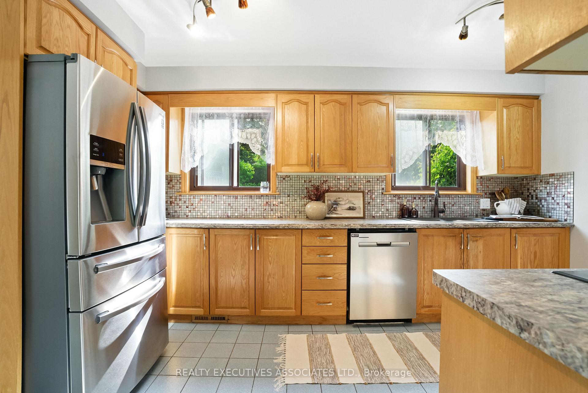 Photo 11 of 27 Morgandale Crescent, Clarington, Bowmanville — HOMEH