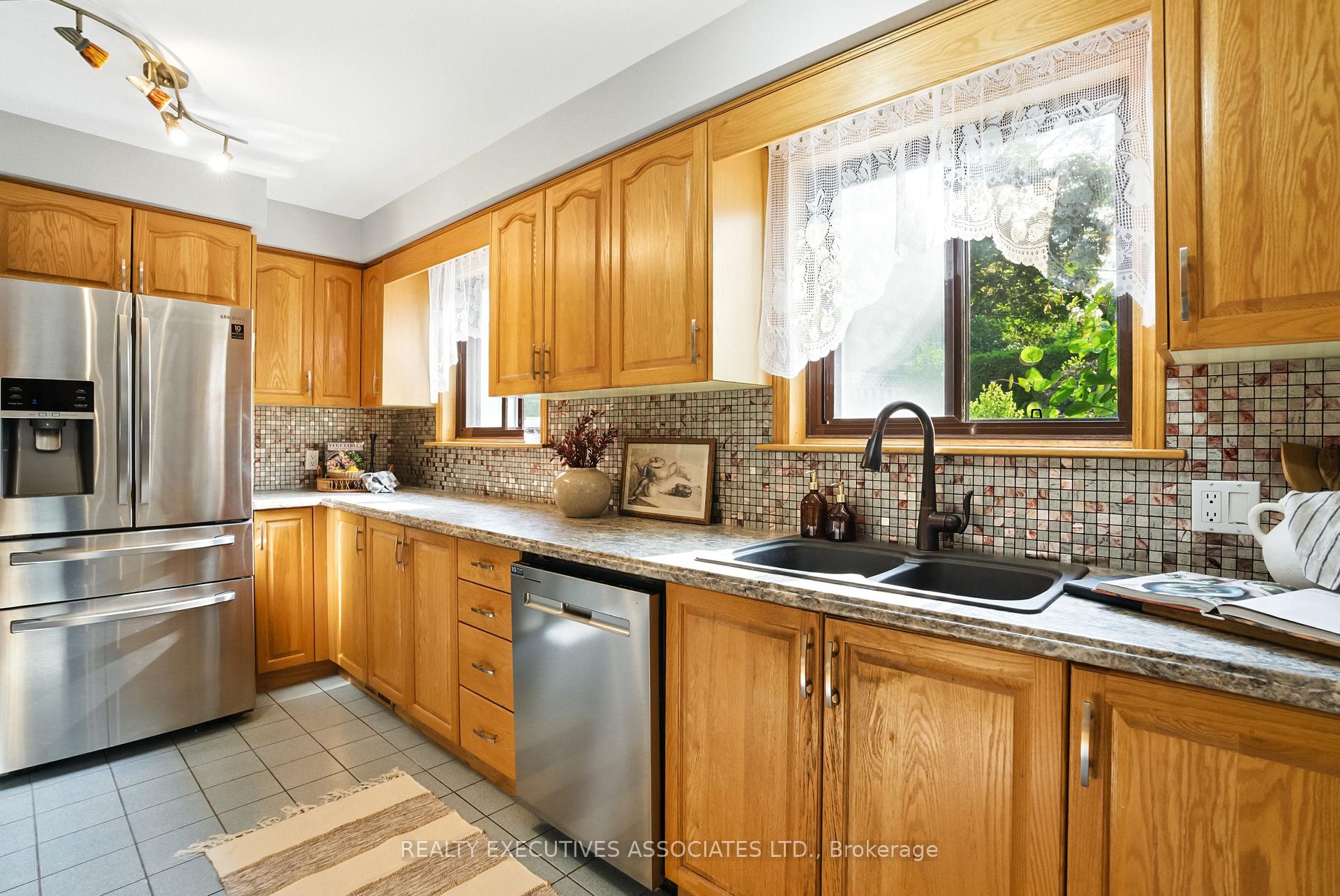 Photo 14 of 27 Morgandale Crescent, Clarington, Bowmanville — HOMEH