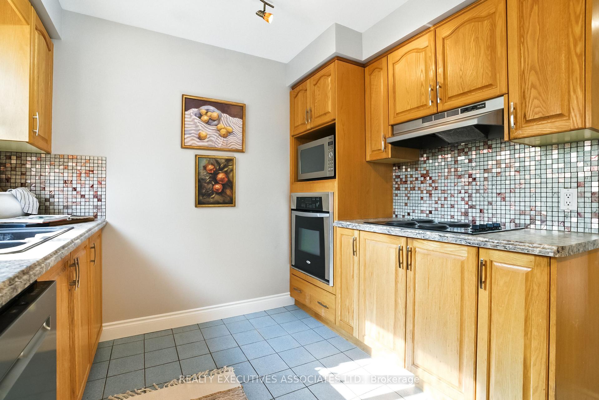 Photo 15 of 27 Morgandale Crescent, Clarington, Bowmanville — HOMEH