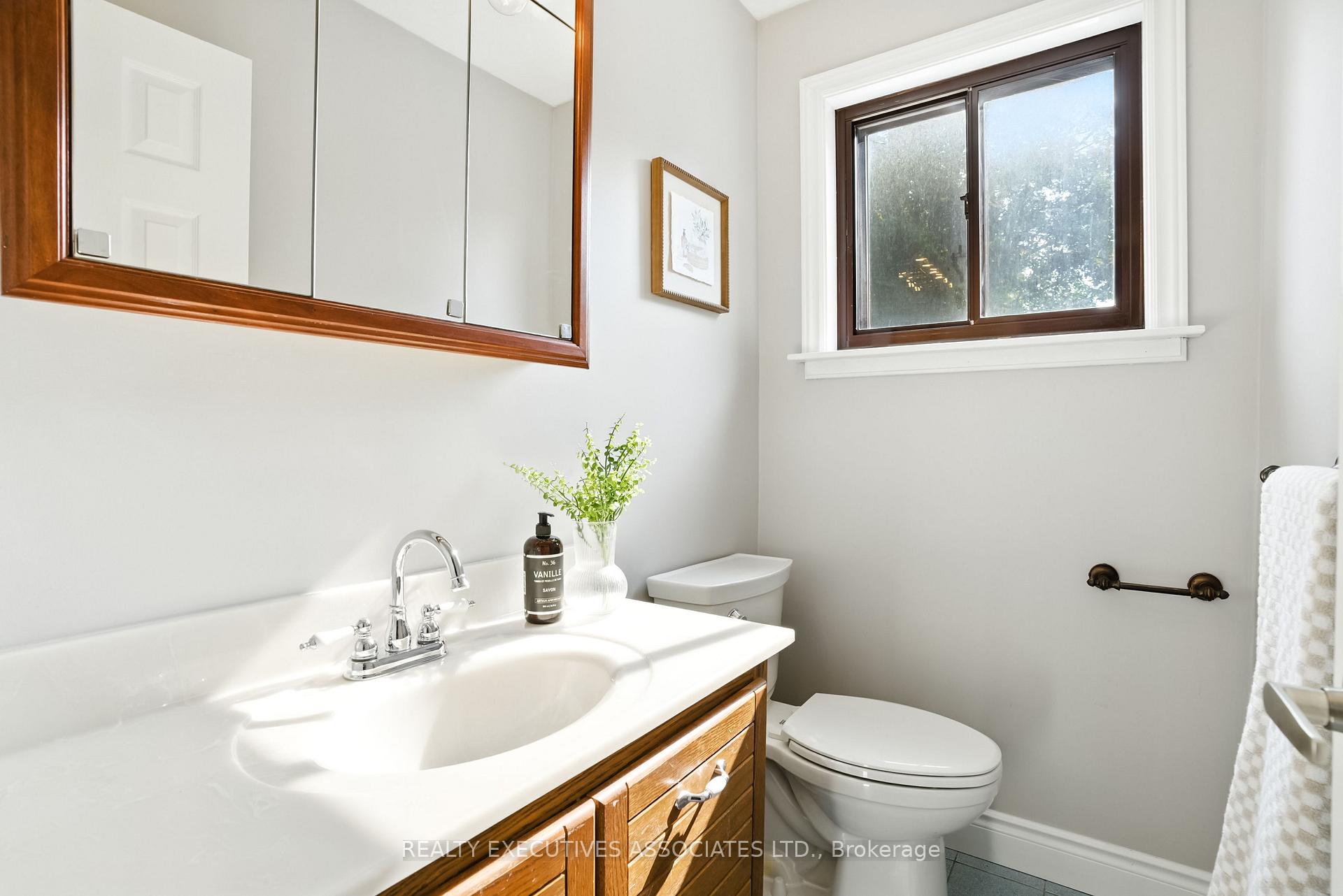 Photo 16 of 27 Morgandale Crescent, Clarington, Bowmanville — HOMEH