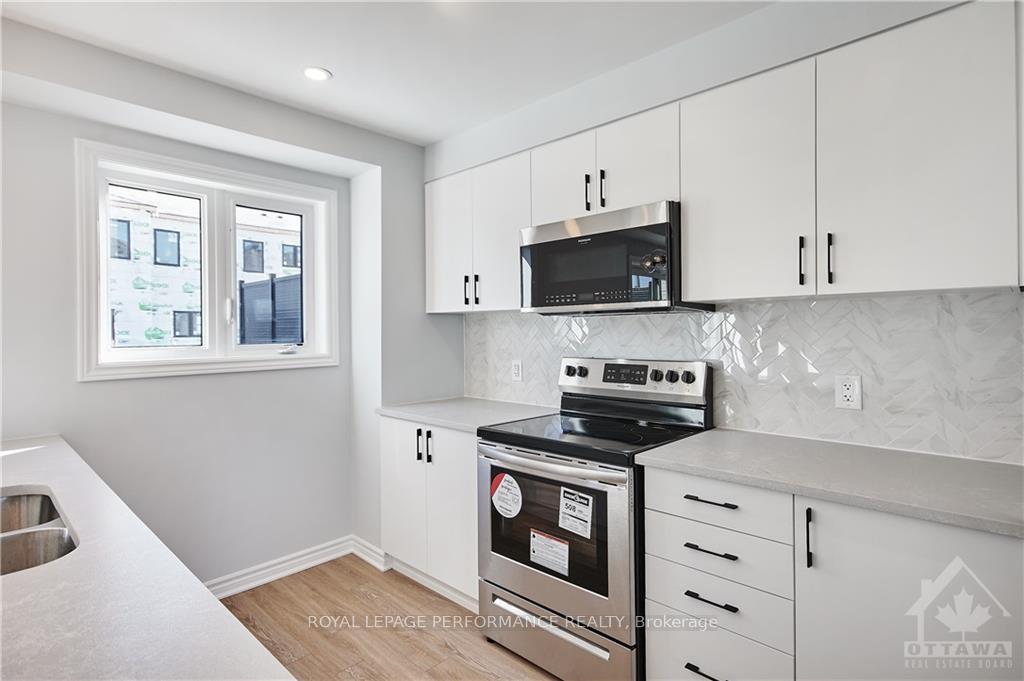Photo 10 of 115 Kyanite Lane, Ottawa, Barrhaven - Heritage Park — HOMEH